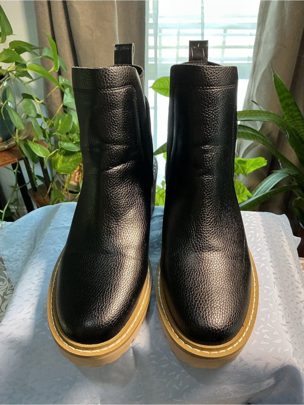 Nicole Miller Black Leather Heeled Chelsea Boots with Tan Platform